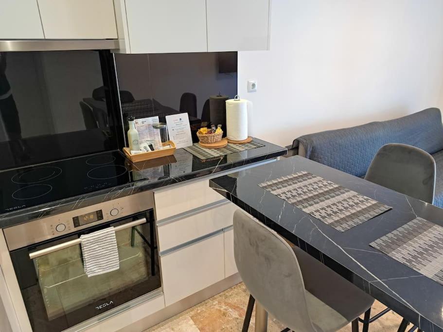 Luxury Suite Patras Bagian luar foto