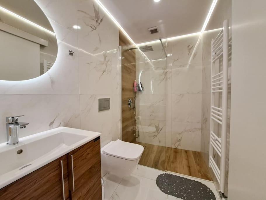 Luxury Suite Patras Bagian luar foto