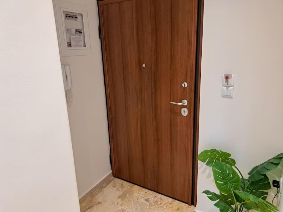 Luxury Suite Patras Bagian luar foto