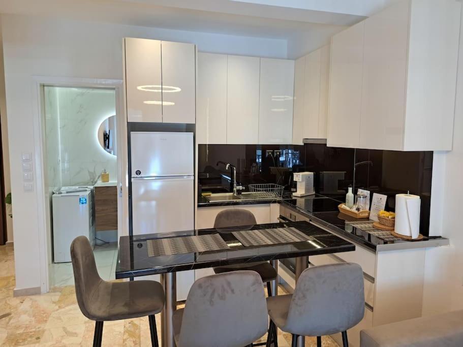Luxury Suite Patras Bagian luar foto